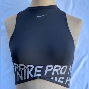 Nike Pro Sports Bra. Nike cropped shirt. Size S. Excellent condition. Black.